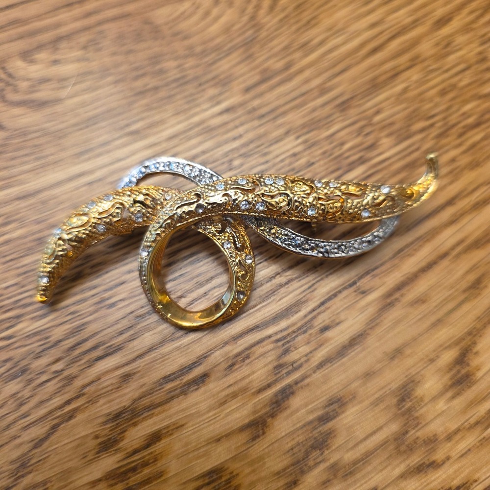 Vintage Two Tone Gold Silver Ribbon Swirl Crystal Brooch Pin 3.25in Gift Sparkle
